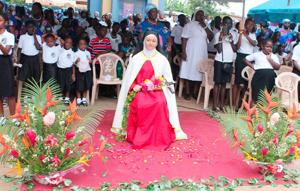 A young lady enacted the life of Saint Theresa